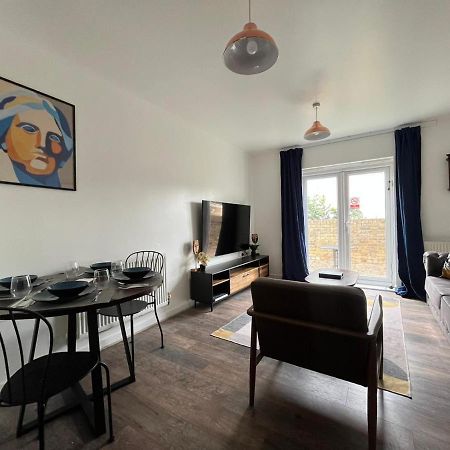 Kent, Dartford Station Apartments Ngoại thất bức ảnh