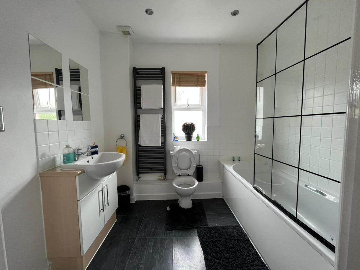 Kent, Dartford Station Apartments Ngoại thất bức ảnh